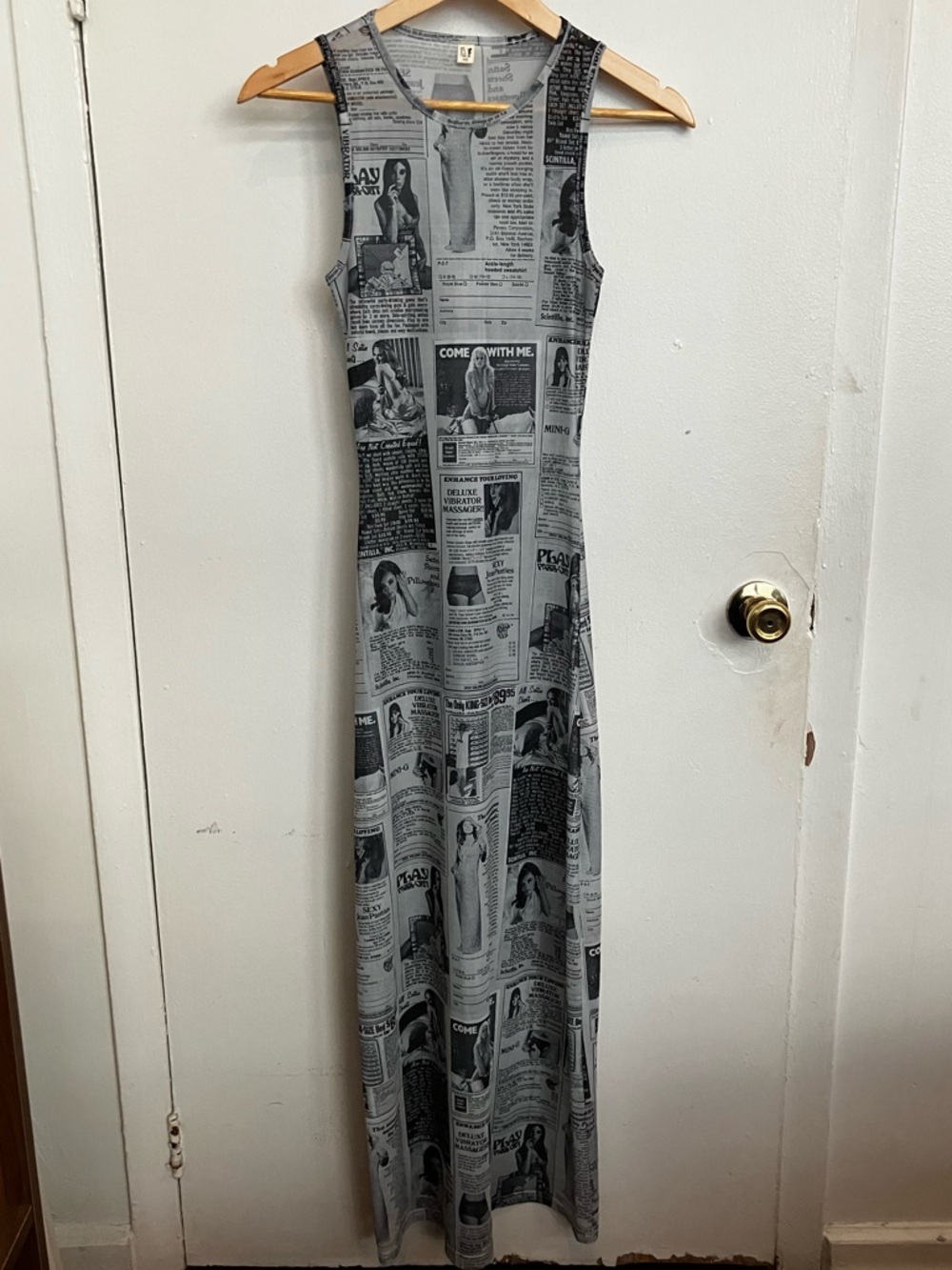 Fashion Brand Company Gray & Black Newspaper-Print Sleeveless Maxi Dress